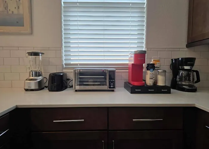 Luxe Getaway Near Essential Amenities & Mountain Views Apartment Phoenix