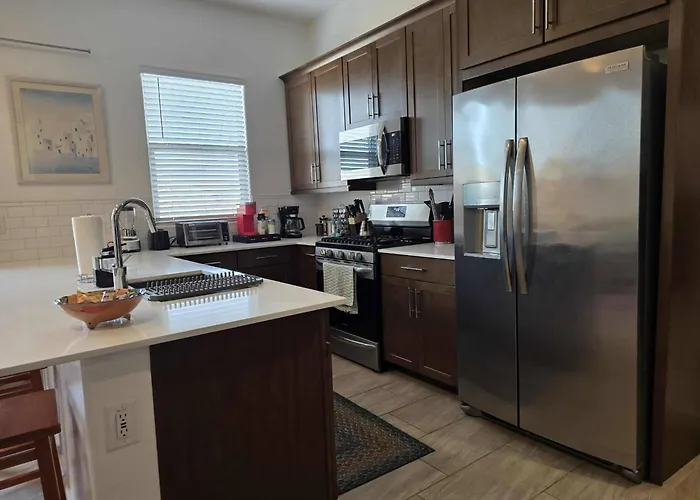 Luxe Getaway Near Essential Amenities & Mountain Views * Phoenix