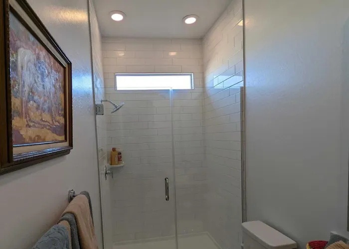 Luxe Getaway Near Essential Amenities & Mountain Views Apartment Phoenix